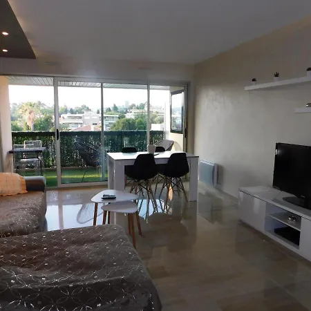 Appartement T2 Jardin Du Pont Du Lys Avec Piscine, Proche Plage