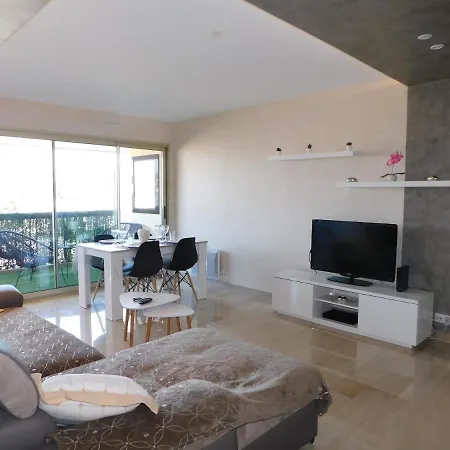 Appartement T2 Jardin Du Pont Du Lys Avec Piscine, Proche Plage Antibes